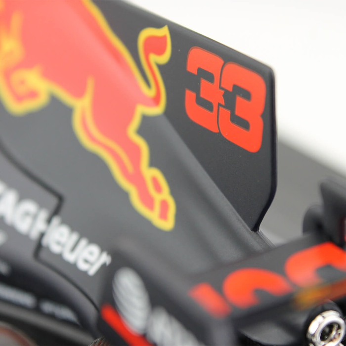 1:18 Bburago RB13 2017 image